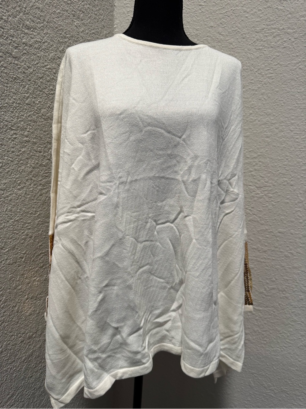 New York & Company Cream Knit Long Sleeve Pullover with Gold Accent